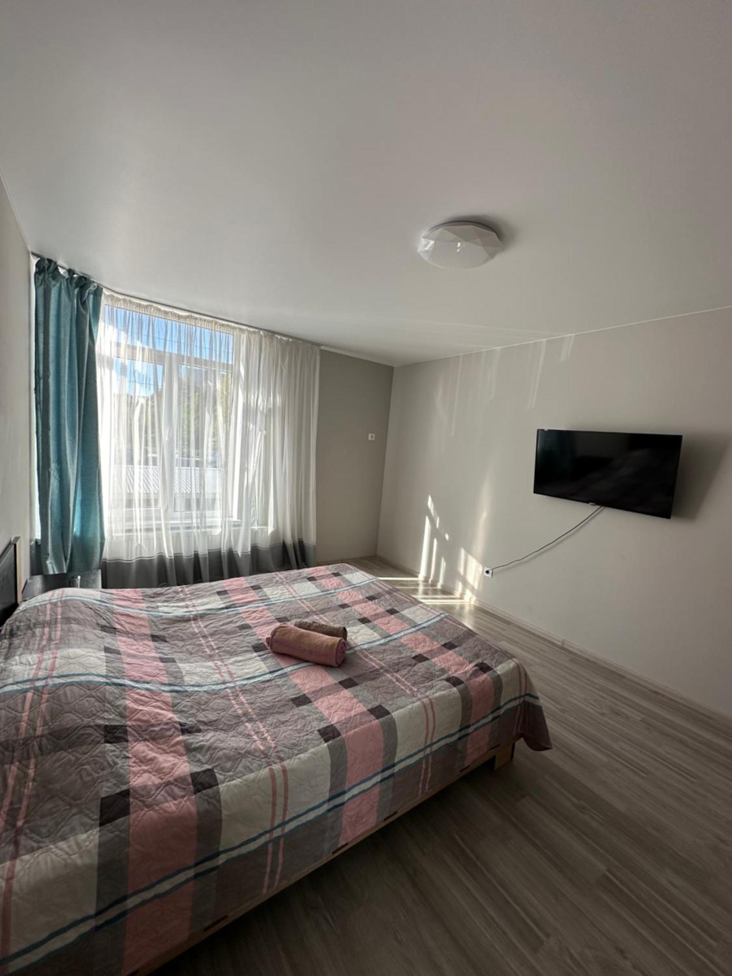 Апартаменти На Злуках Ternopil Ngoại thất bức ảnh